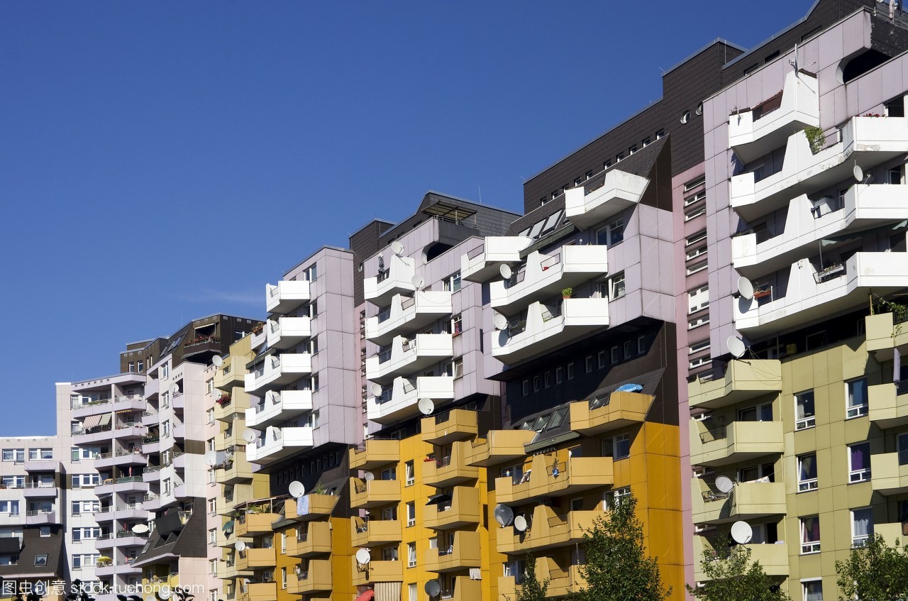 柏林克罗伊茨贝格的公共住房 融合历史、文化与现代建筑的社会空间